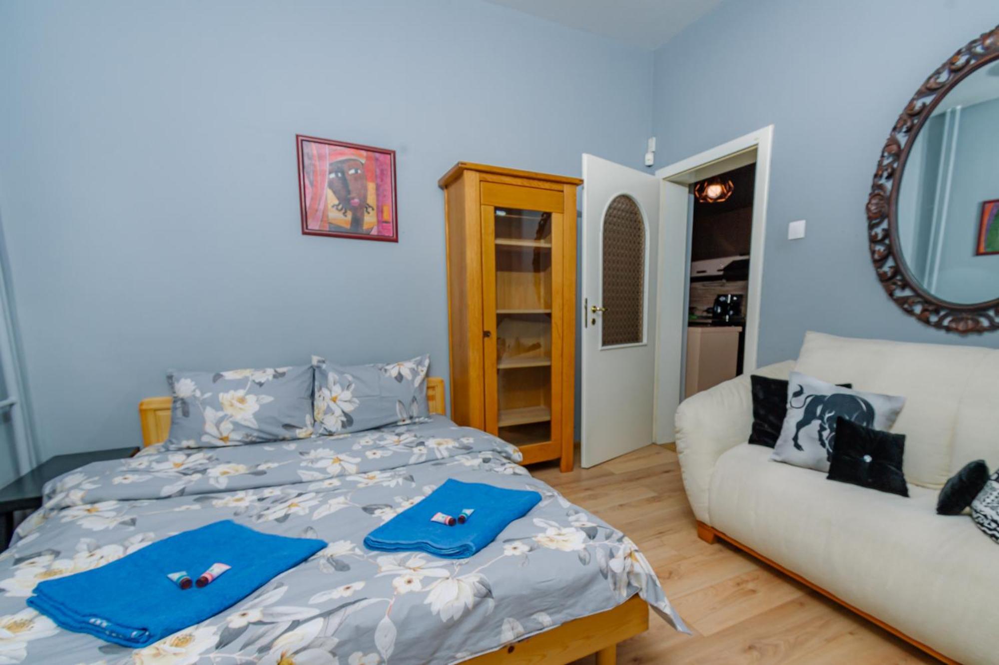 Top Center, 3Bdr, Heart Of The City, Free Secured Parking Sofía Exterior foto